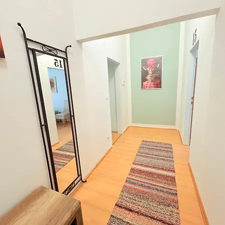 Beenie 16 Bed & Breakfast 3*